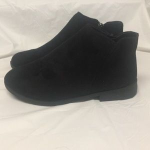 Ankle Booties Black Size 8 NWT